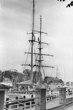 Warnemünde, Segelschulschiff der GST "Wilhelm Pieck"