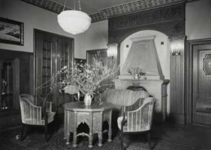 Roßwein. Kaminzimmer in der Villa des Fabrikanten Arno Krumbiegel