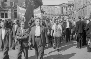 Gedenkmärsche für die Opfer des Faschismus in Berlin, anlässlich des sogenannten 3. OdF-Tages (Opfer des Faschismus-Tag)