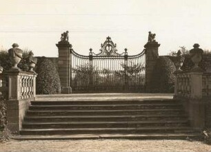 Gitter im Park : Torgitter in Schloss Veitshöchheim