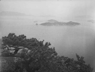 Seto-Inlandsee (Seto-Binnenmeer, Seto-naikai) bei Takamatsu : Landschaftsausschnitt mit Insel