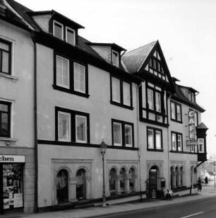 Wohn- und Geschäftshaus; Bad Homburg, Schulberg 13