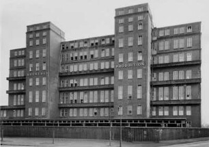Hamburg. Das Produktionsgebäude der Bäckerei der Handelskette "Pro"