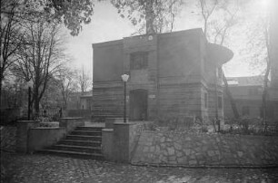 Wittenauer Heilstätten (heute: Karl-Bonhoeffer-Nervenklinik) : Seitenansicht eines Gebäudes auf dem Gelände der Heilanstalt