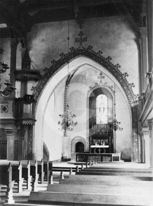 Langhaus und Chor der Kirche Lais