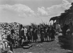 Kinder : Eine Gruppe Kinder in Afelba