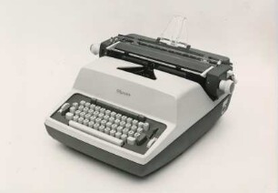 Elektrische Büroschreibmaschine "Olympia SGE 40" der Olympia-Werke