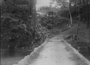 "Eingeborenen - Brücke" (OT)