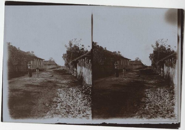 Straße in Conceição do Araguaia, links die Mädchenschule