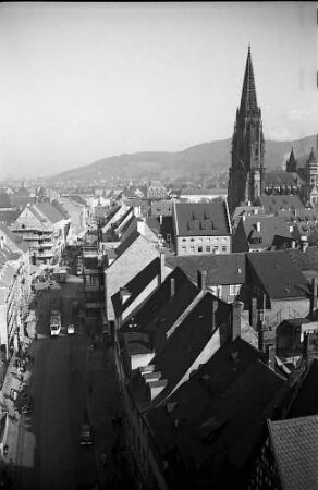Freiburg i. Br.: Blick vom Martinstor zur Kaiserstraße
