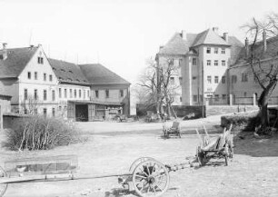 Dohna-Röhrsdorf-Borthen, Kleinborthener Straße. Rittergut Borthen (um 1543) mit Wirtschaftsgebäuden. Blick gegen das Neue Schloss