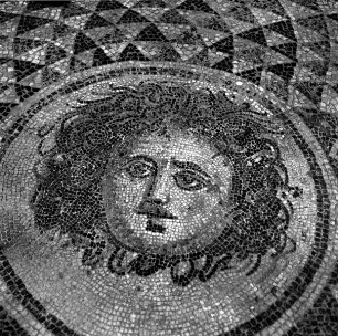 Detail mit Medusenhaupt