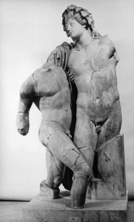 Bacchische Gruppe: trunkener Dionysos und Satyr