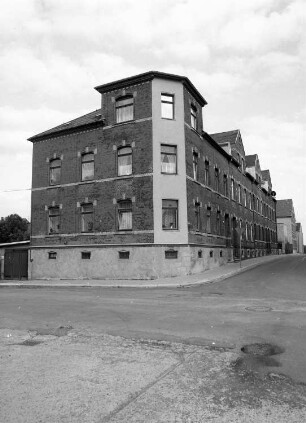 Schöneck, Neue Schulstraße 28/Ecke Sohrstraße. Wohnhaus. Eckansicht