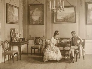Das Ehepaar Dagover im Wittumspalais zu Weimar beim Schachspiel