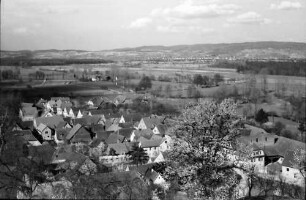 Nimburg: Blick von der Nimburg auf Dorf
