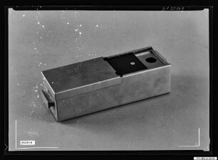 Elektronenmikroskop-Kassette, Bild 1, Foto 1961