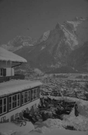 Mittenwald: vom Latscheneck auf Mittenwald und Karwendel