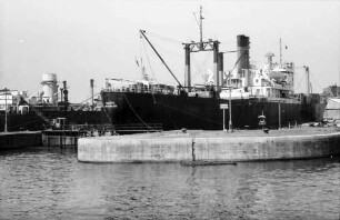 Antwerpen: Dock im Hafen
