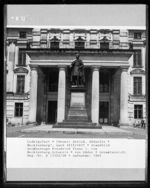 Standbild Großherzogs Friedrich Franz I. von Mecklenburg-Schwerin