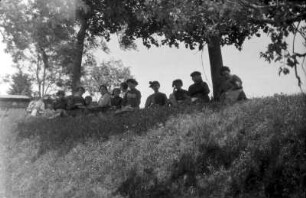 Frauen am Feldrand : Forstamt Jöhstadt