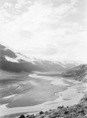 Indien. Kashmir. Ladakh. Shyok-Tal bei Kalsar, Blick aufwärts (Nordwest). Links Ladakh-Kette, rechts Karakorum