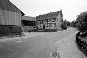 Fachwerkhaus (Fachwerkhaus); Hünfeld, Weinbergstraße 1