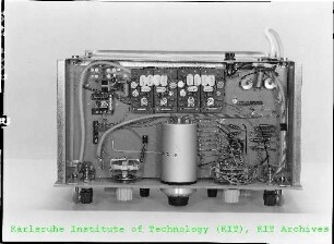 Geöffnetes Mikrocoulometer im Laboratorium für Elektronik und Messtechnik (LEM)