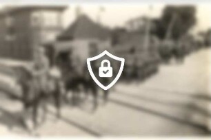 Ratzeburger Straße: Bahnübergang mit Wehrmachtskolonne
