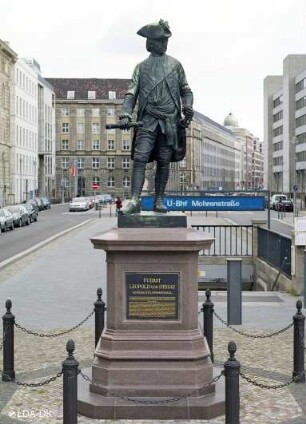 Bronzestandbild von Leopold Fürst von Anhalt-Dessau; Berlin, Mitte