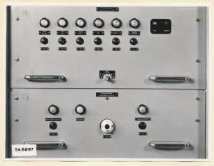 Fernsehsender HF 2832, Teilansicht Schaltschrank B1 unten geschlossen, Foto 1954