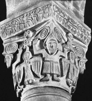 Kapitell mit Oranten und Engeln
