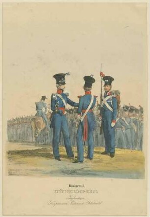 Hauptmann, Lieutenant und Feldwebel der Infanterie in Uniform, Mütze, teils mit Orden, teils mit Feldausrüstung