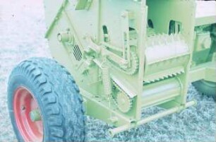 Fotografie: Erntetechnik, Feldhäcksler gezogen, Trommelfeldhäcksler