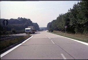 Ausfahrt aus Nebenfahrbahn West (Karlsruhe Richtung Basel) zu Hauptfahrbahn West (Karlsruhe Richtung Basel)