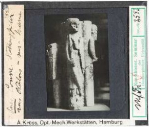 Paris: Louvre, Skulpturenfragment aus Châlons-sur-Marne