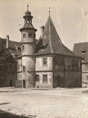 Spitalbereiterhaus : Rothenburg ob der Tauber, Spitalbereiterhaus, sog. Hegereiterhaus, später Städtisches Altenheim, Spitalhof (1591 begonnen; L. Weidmann). Hofansicht mit Treppenturm