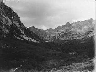 Trümmertal : Blick durch die Berge von Zlomiská, Talaufwärts