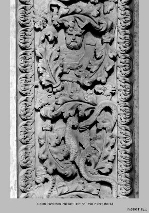 Porta dei Canonici : Ornamentiertes Gewände von Portal und Tympanon