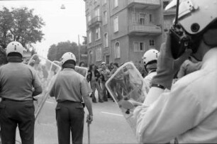 Freiburg: Polizeieinsatz gegen Demonstranten für den Erhalt von Häusern in der Freiau