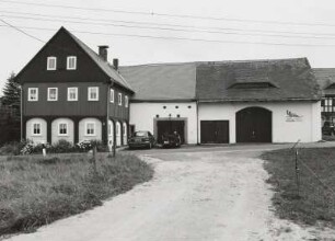 Wohnhaus mit Anbau und Scheune