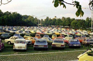 Bayreuth: Parkplatz Festspielhaus während der Aufführung