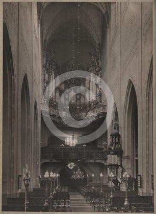Mittelschiff der Elisabethkirche Breslau nach W