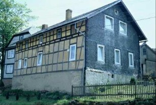 Wohnhaus am Hang