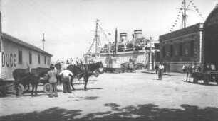 Verladekai im Hafen : Reisefotos Italien. Messina. Verladekai im Hafen