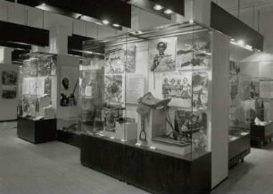 Lamaistischer Kulturbereich in Hochasien : Herrnhut, Völkerkundemuseum, Unterer Saal. Lamaistischer Kulturbereich in Hochasien