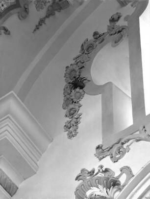 Tierstukkaturen an der Fensterrahmung — Hirschkäfer