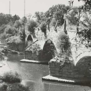 Jena-Burgau. Alte Saalebrücke (E. 15. Jh., Zerstörung 1945). Ansicht vom rechten Ufer