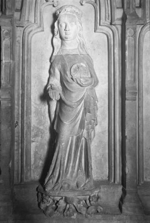 Grabmal der heiligen Ludmilla von Prag — Nördliche Längsseite der Tumba — Die heilige Katharina