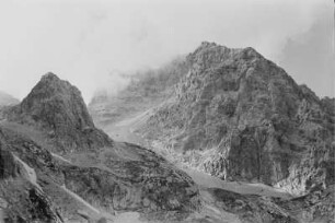 Felsmassiv : Felsmassiv in den Alpen.